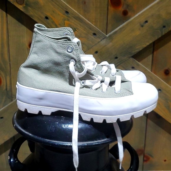 WOMENS ALL STAR CHUCK TAYLOR CONVERSE  LUGGED HIGH TOPS SIZE 7 PLATFORM SHOES - Picture 3 of 12